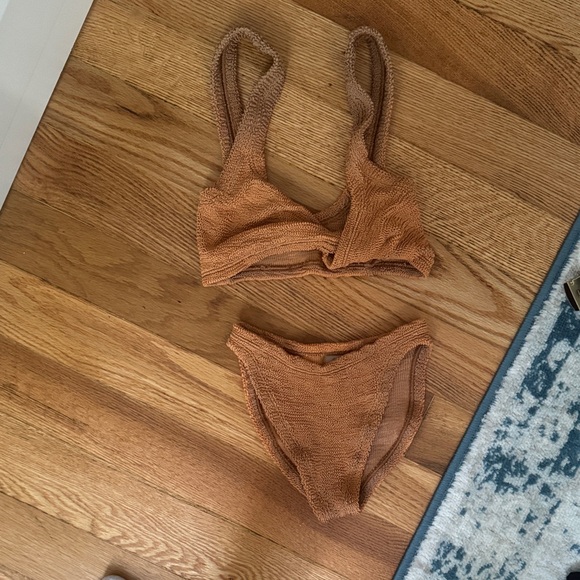 Hunza G Bikini - Picture 2 of 5